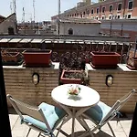 Elide Hotel 3*