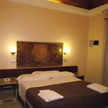 Elide Hotel Rom
