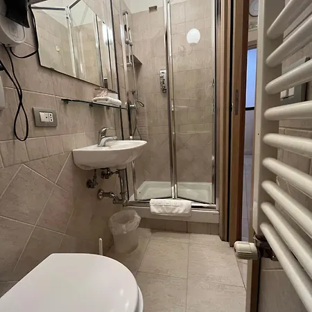 Elide Hotel Rom